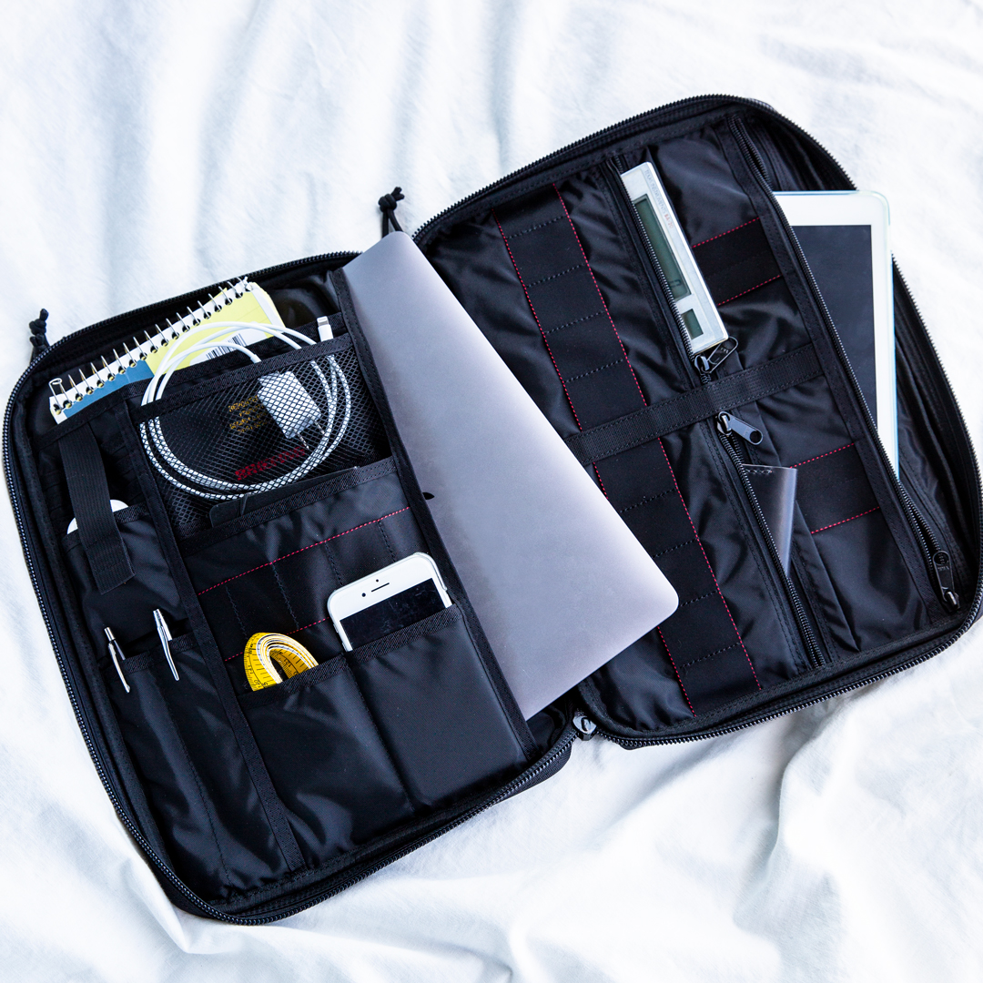 BRIEFING × BEAMS PLUSのドキュメントケース『REPORTER 13』