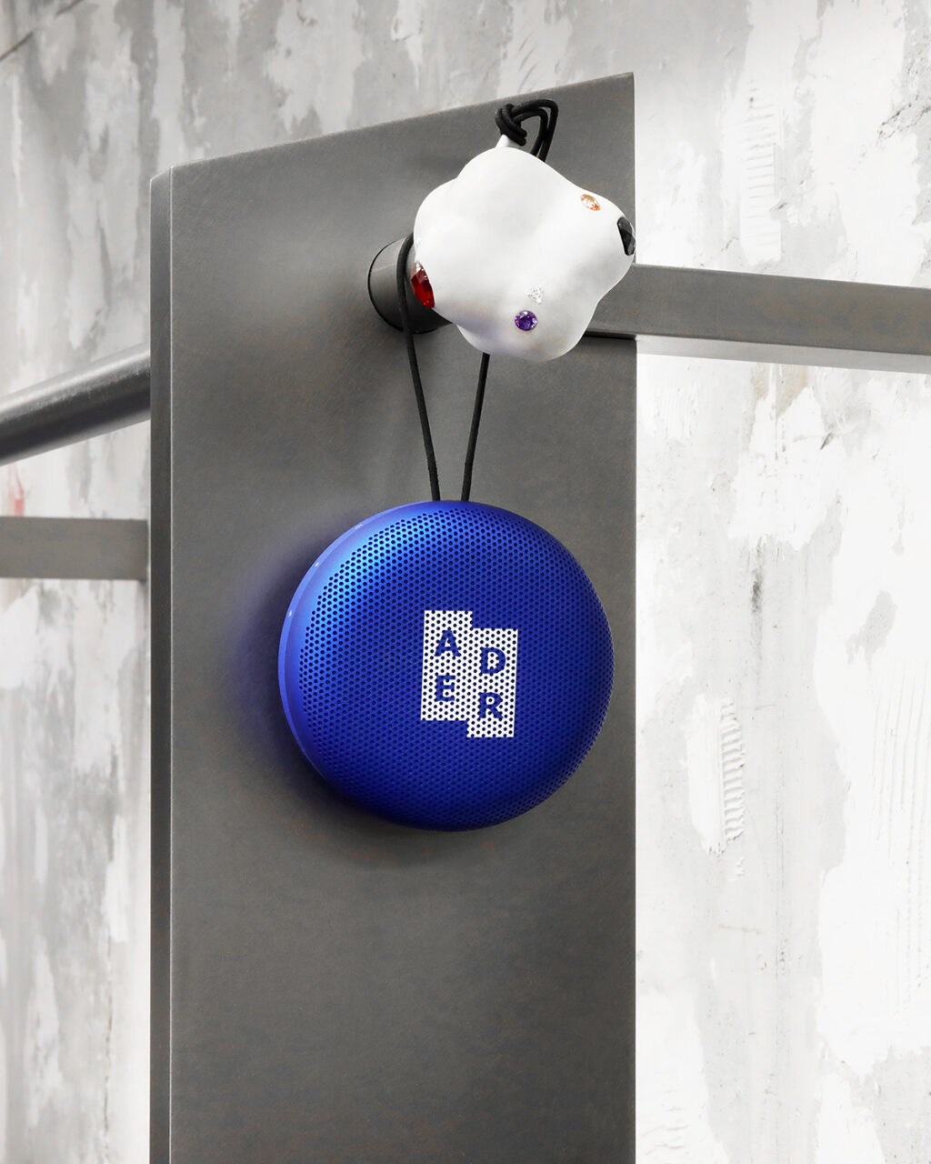 ADER ERRORとBang & Olufsenによるコラボレーションアイテムが4月11日