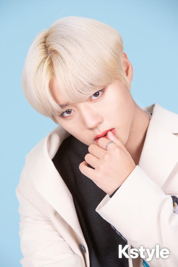 終了しました】Wanna One出身パク・ジフン直筆サイン入りポラを2名様に