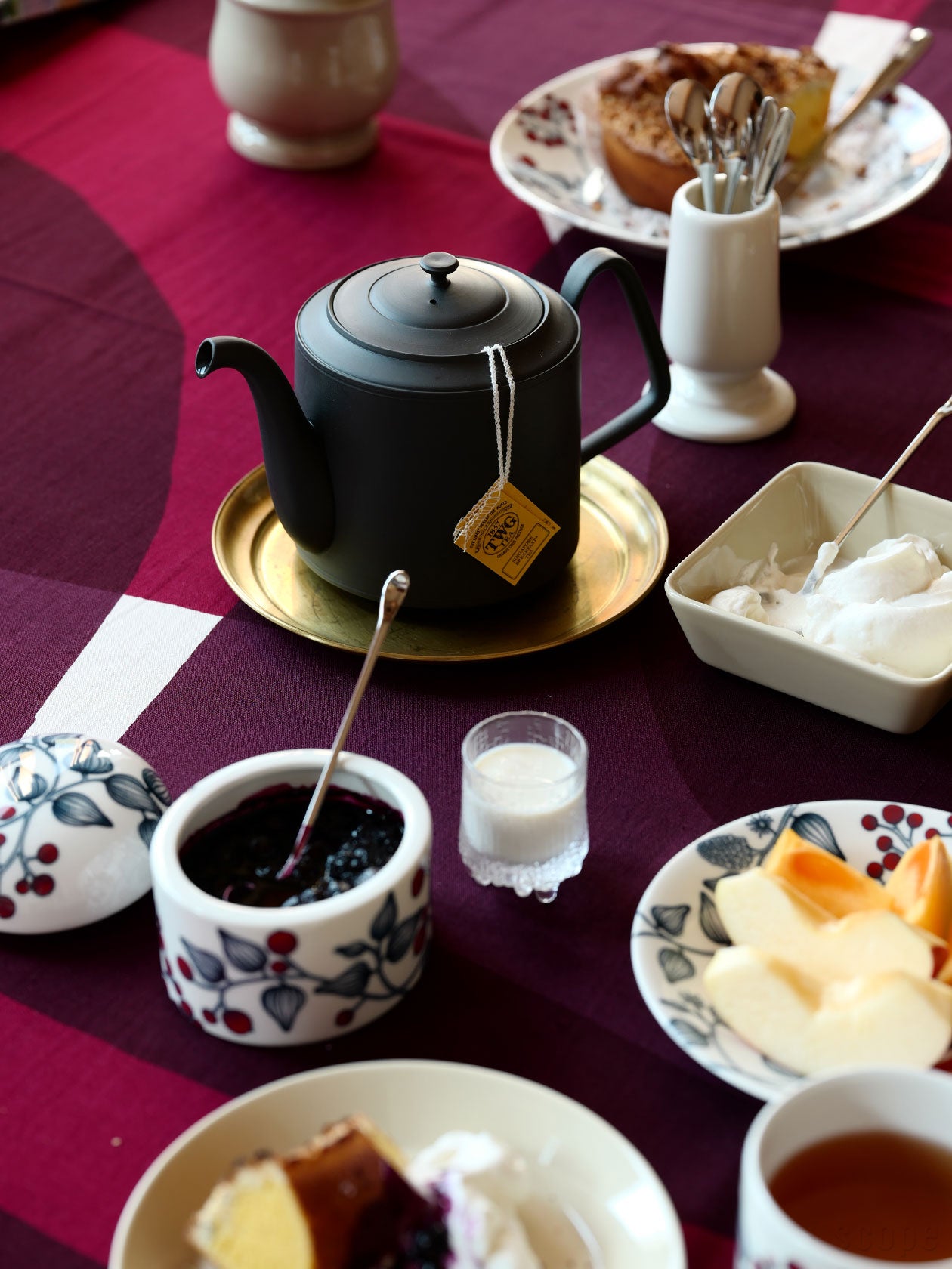 スコープ テーブルクロス　Slowpe Sliceワイン 170㎝ 予約〉Slowpe Slice ワイン | scope