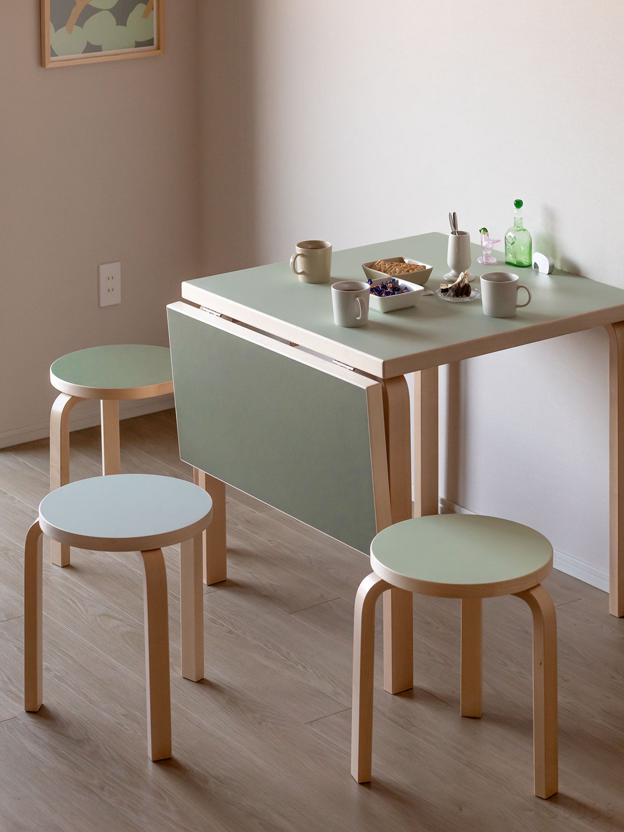 2013年から別注を続ける18色展開｜Artek / Stool 60 スコープ別注