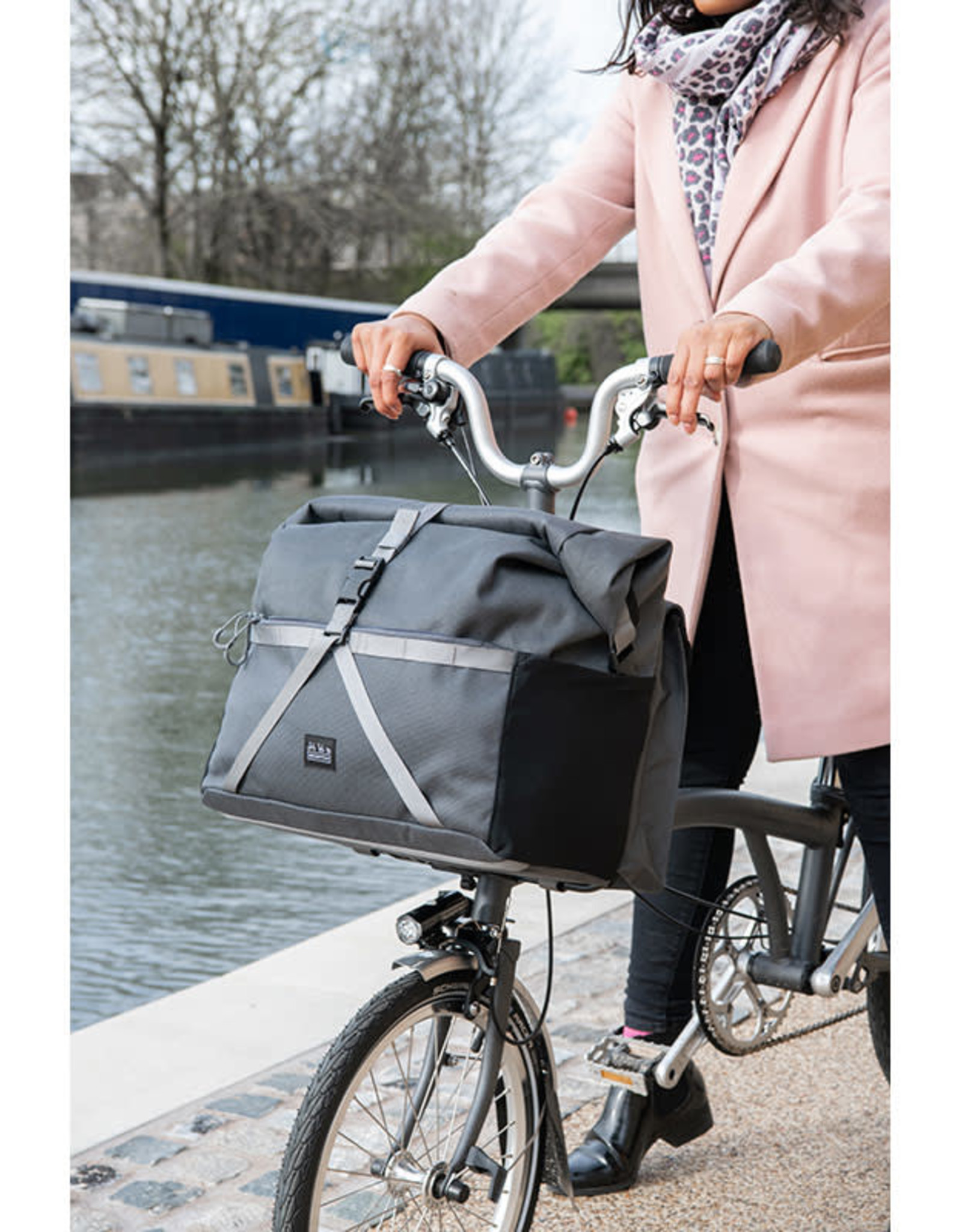 Brompton - Luggage - Borough Roll Top L Dark Grey with frame - The
