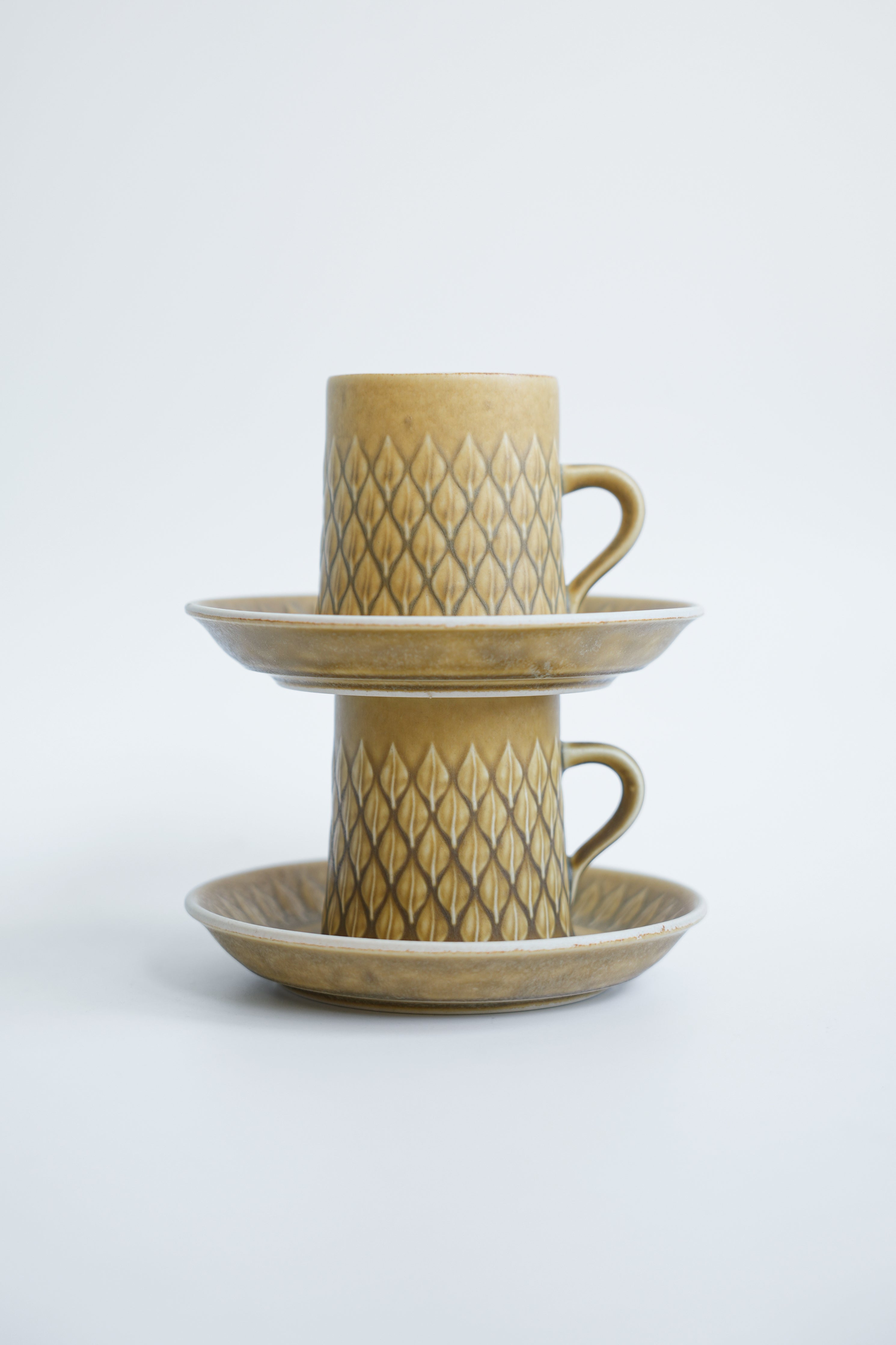 イェンス・クイストゴー レリーフ ティーカップ＆ソーサー プレート