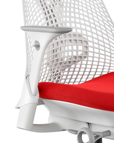 セイルチェア - ブラックフレーム/ポリッシュドベース | ハーマン