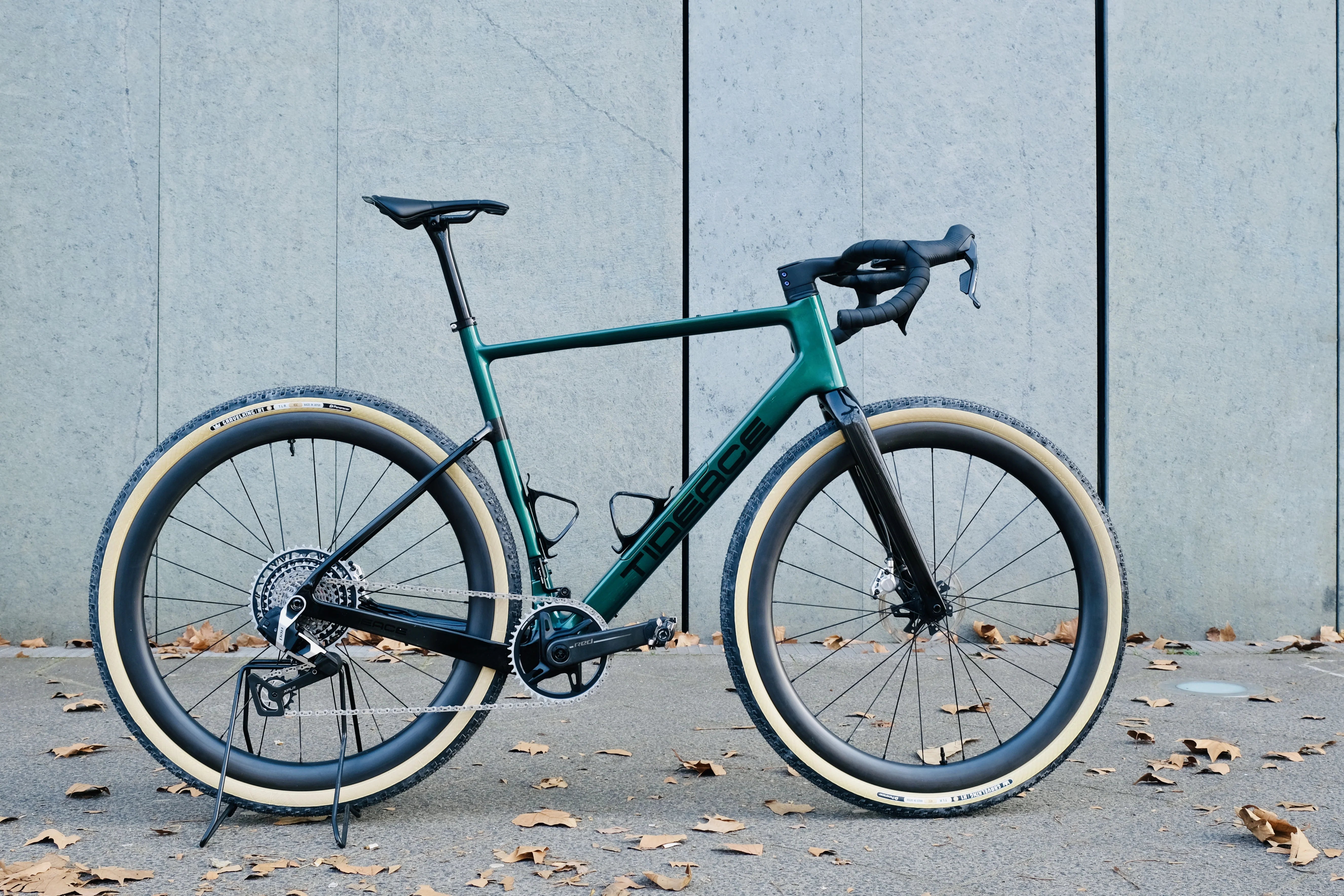 カーボングラベルバイクフレームセット – アドベンチャーサイクリング