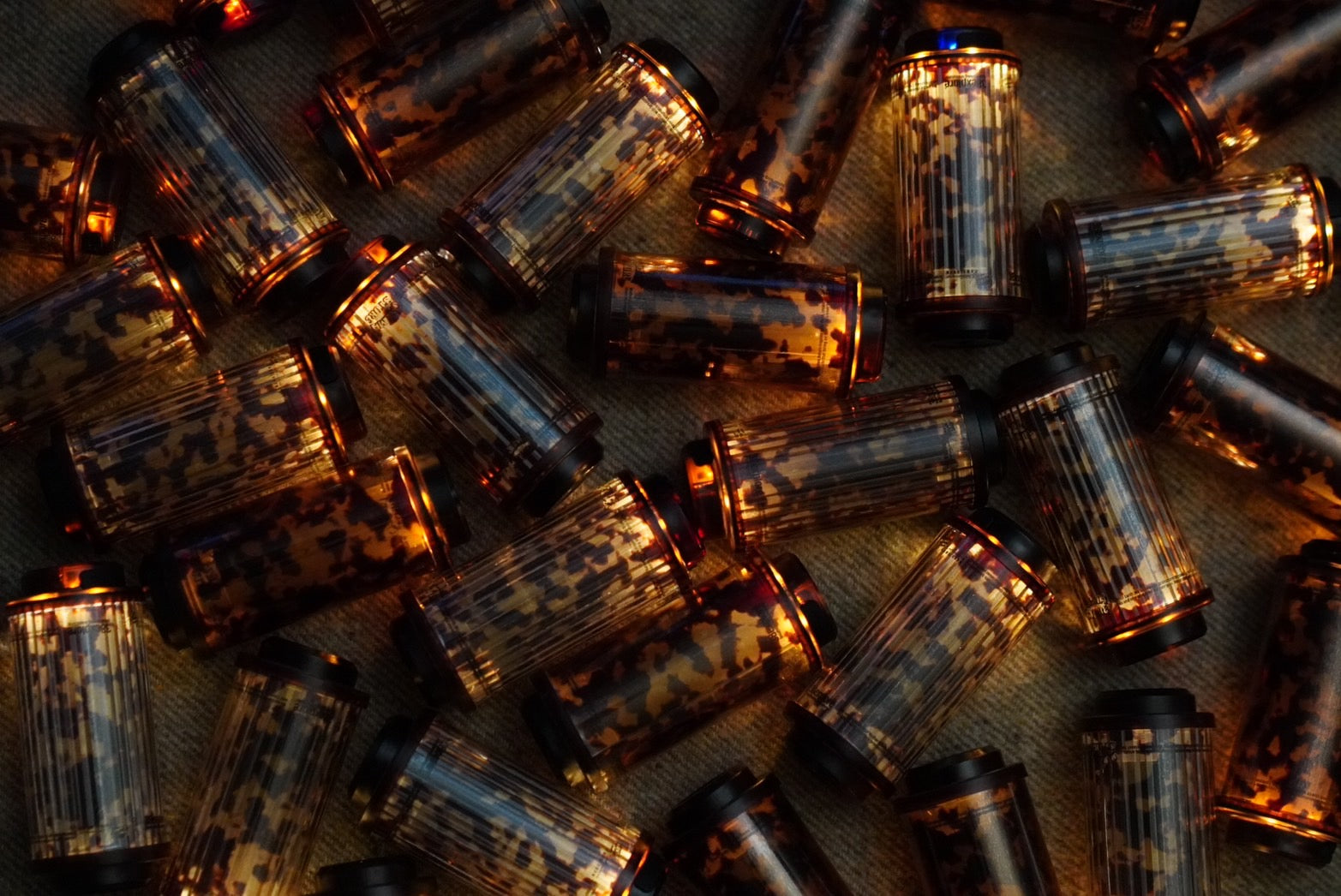 消えゆく素材を新たな形で—鼈甲の輝きをLEDに込めて – calma store Japan