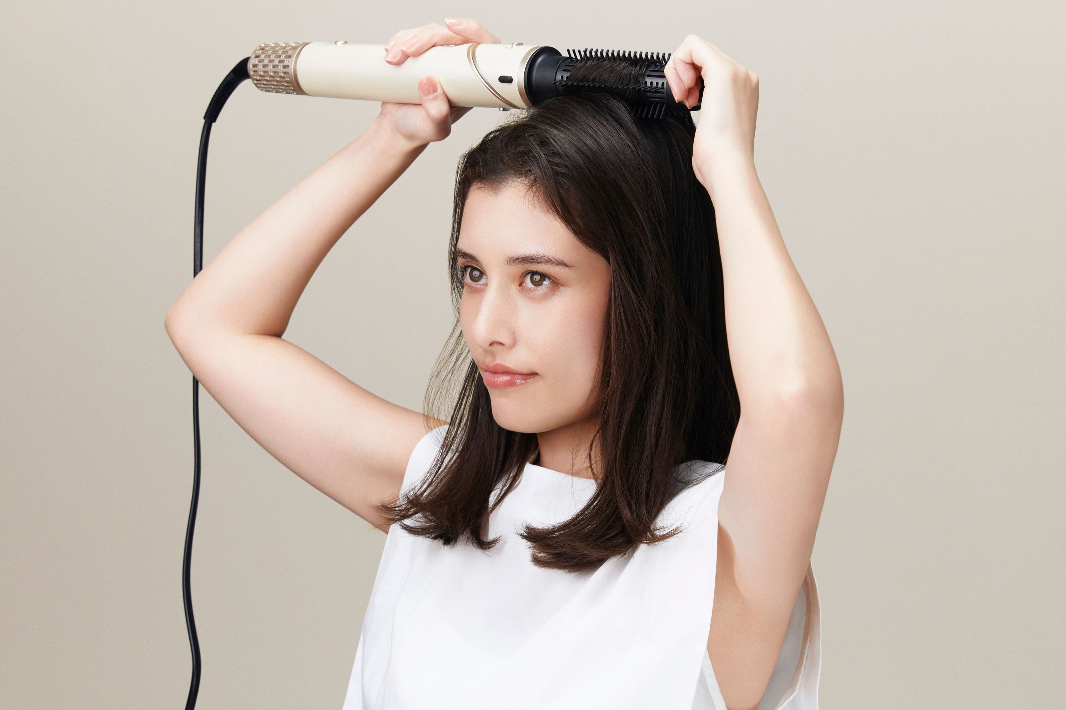 NEW】速乾・ボリュームアップ・艶ブローが1台で楽しめる、新感覚の