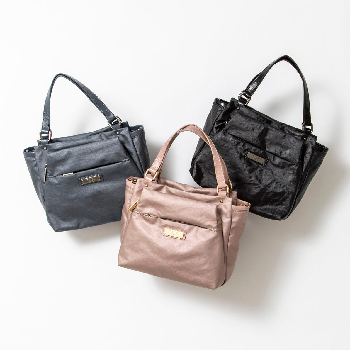 毎日持ちたくなる大人のナイロンバッグ｜EVEX by KRIZIA(エヴェックス