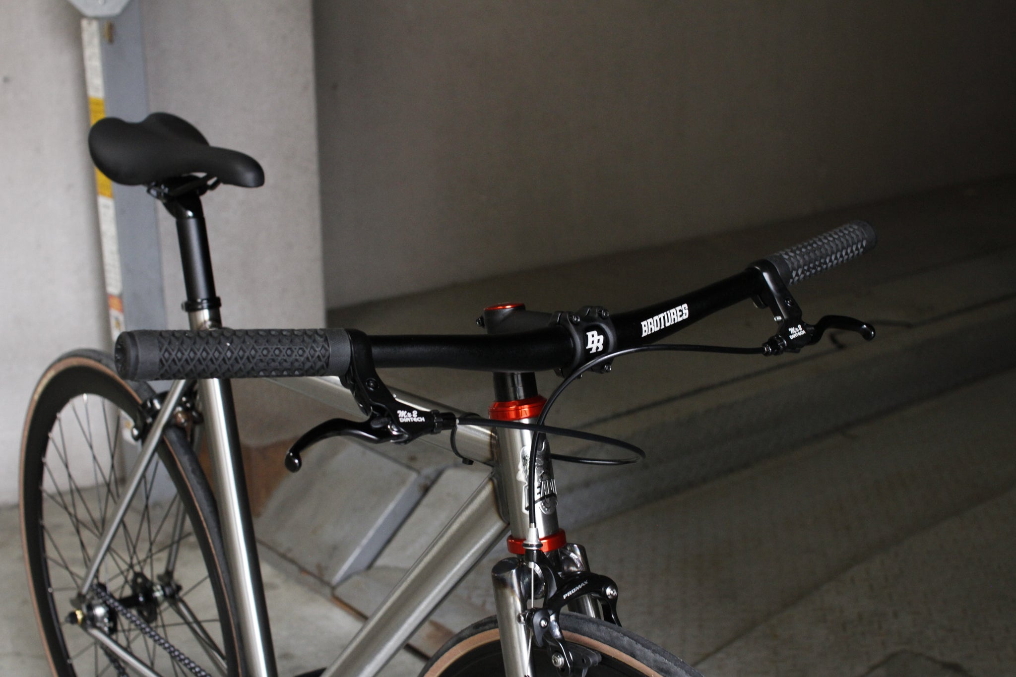 ピストバイクを100%楽しむ為のカスタムオーダー。 | ブローチャーズ