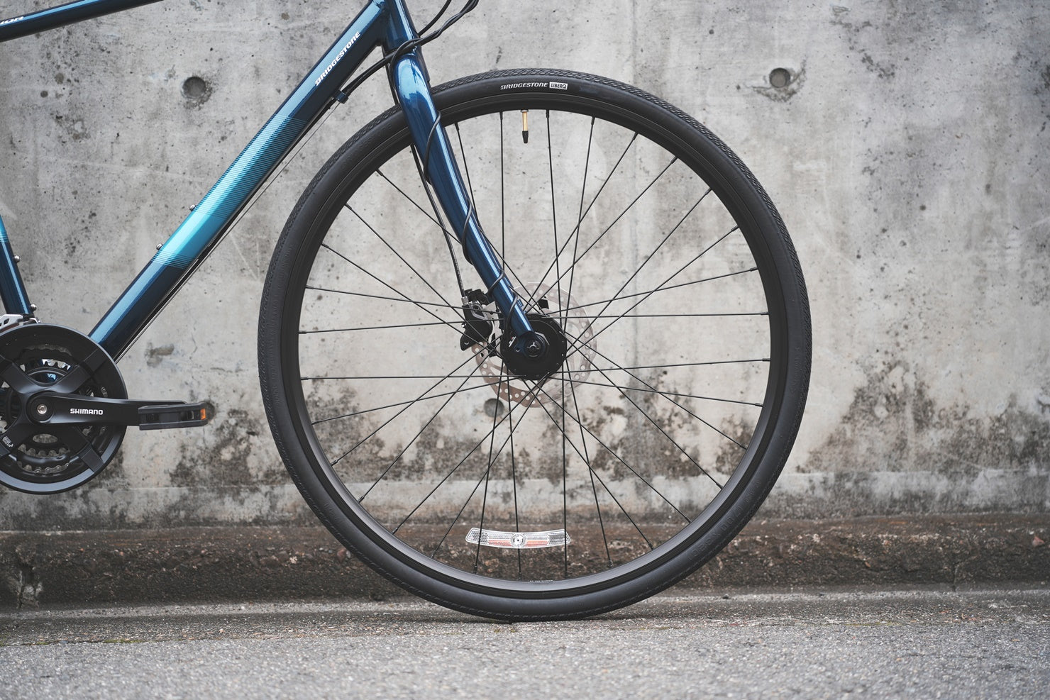 ディスクブレーキのクロスバイクもオートライト化できる｜ダイナモ