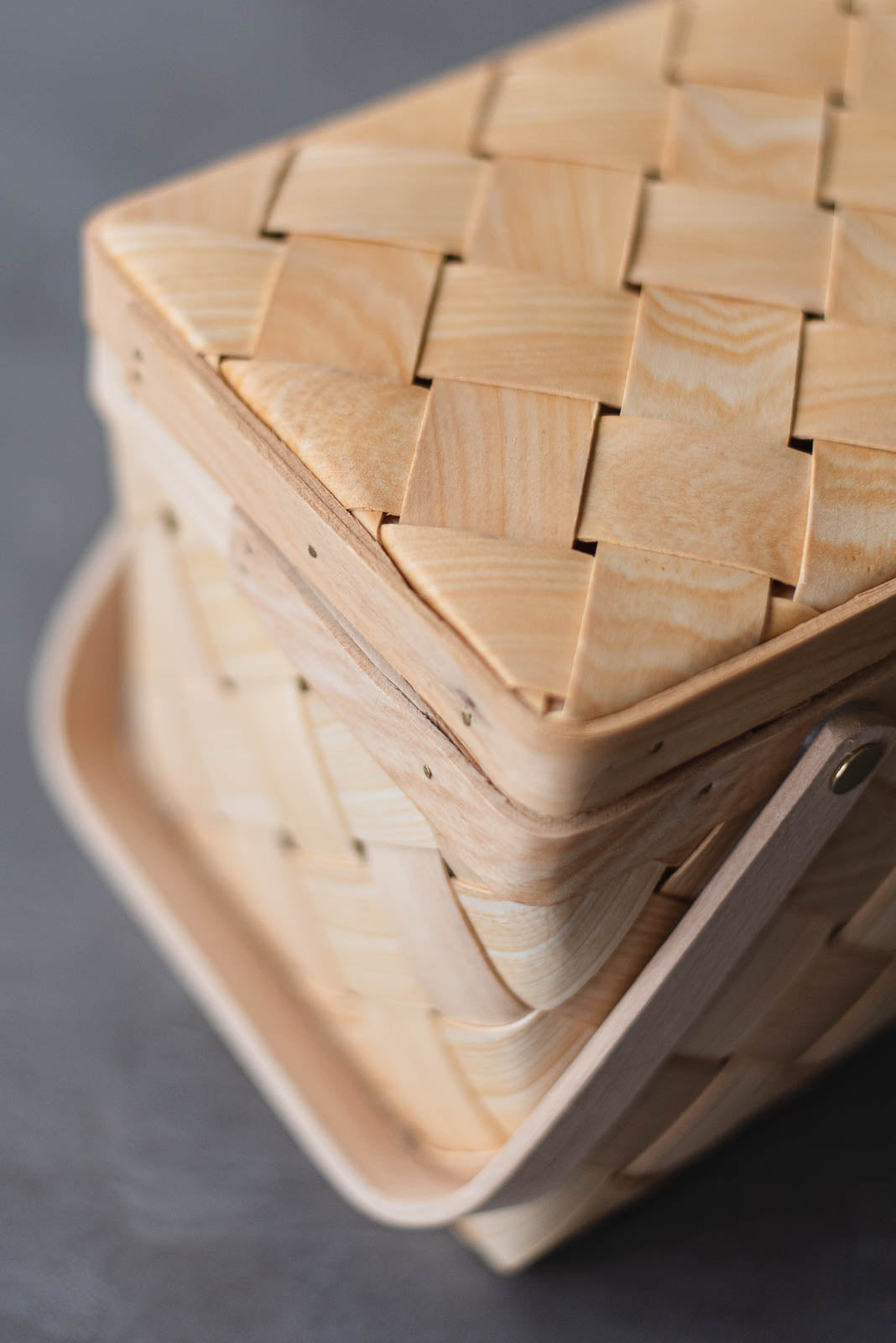 フタ付きの愛らしいバスケット × もみの木の風合い | Snokka Lid