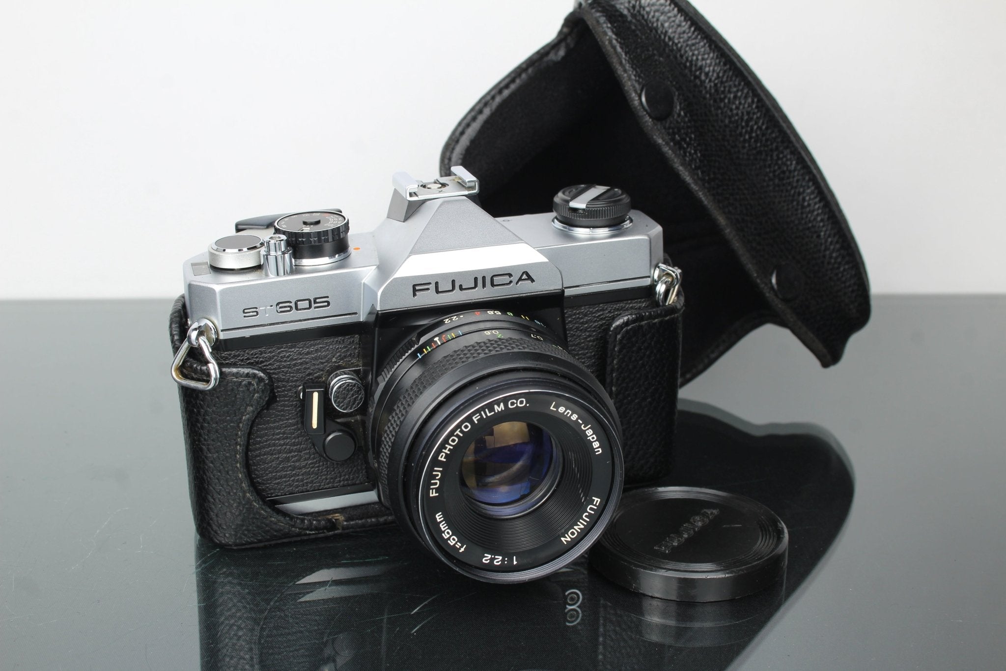 Fujica ST605 + 55mm f/2.2 Review: Classic M42 Film Gem – Dutch|Thrift