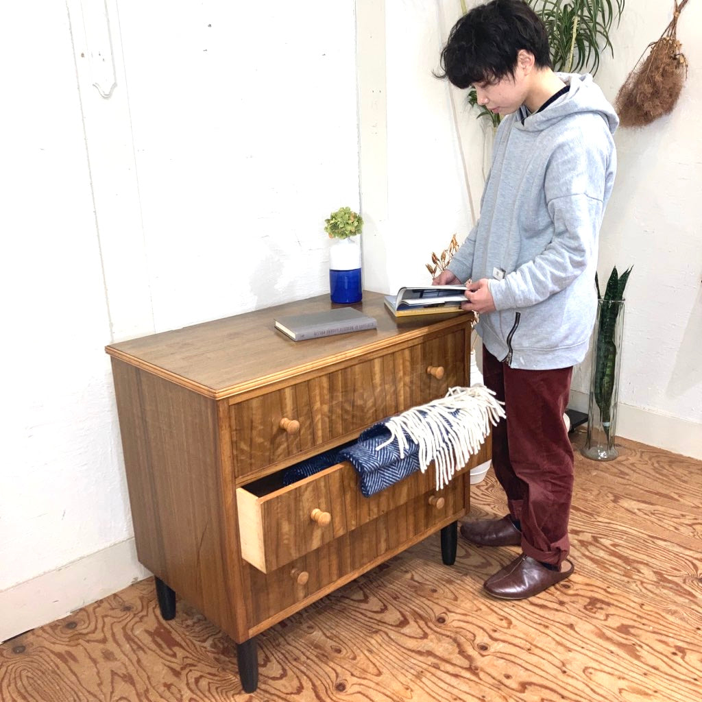 英国製 チェスト 3段 タンス ヴィンテージ 中古 低め 木製 腰高 引出し