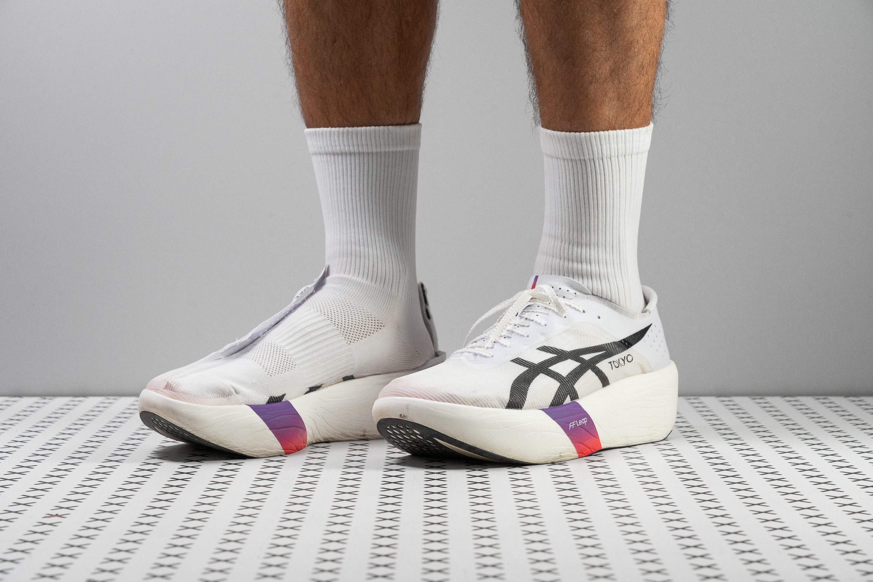 Cut in half: ASICS Metaspeed Ray Review (2025) | RunRepeat