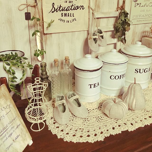 アンティーク ホーロー缶のおしゃれなアレンジ・飾り方のインテリア