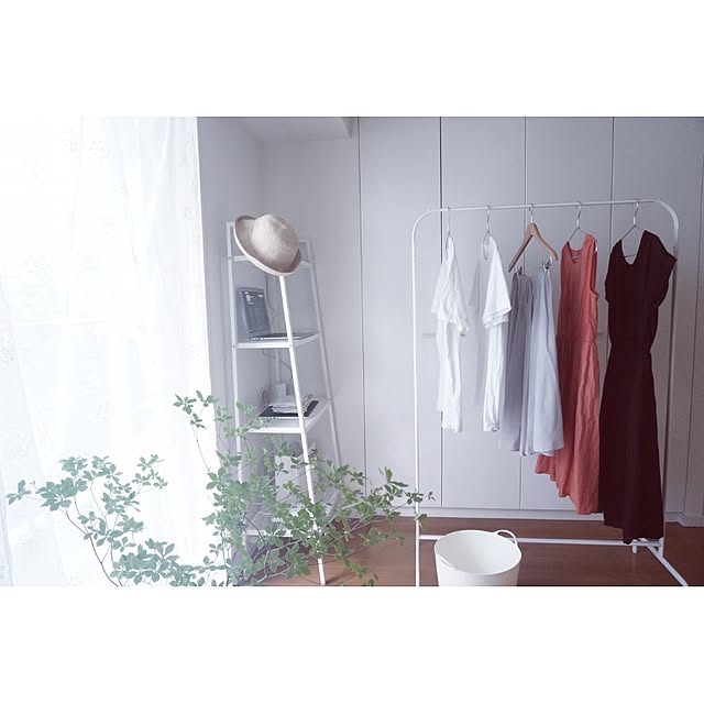 IKEAのシンプルなハンガーラック！MULIGがあるお部屋 | RoomClip mag