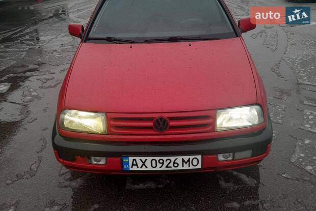 volkswagen_vento__588363146-