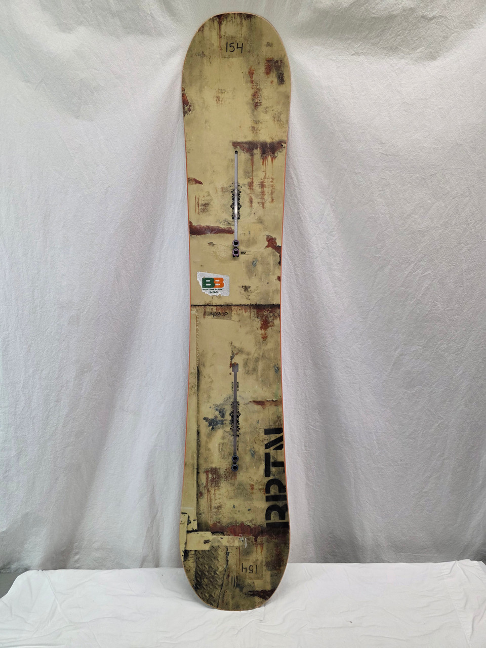 Used Burton BLUNT Mens Snowboard Only Tan 154 cm