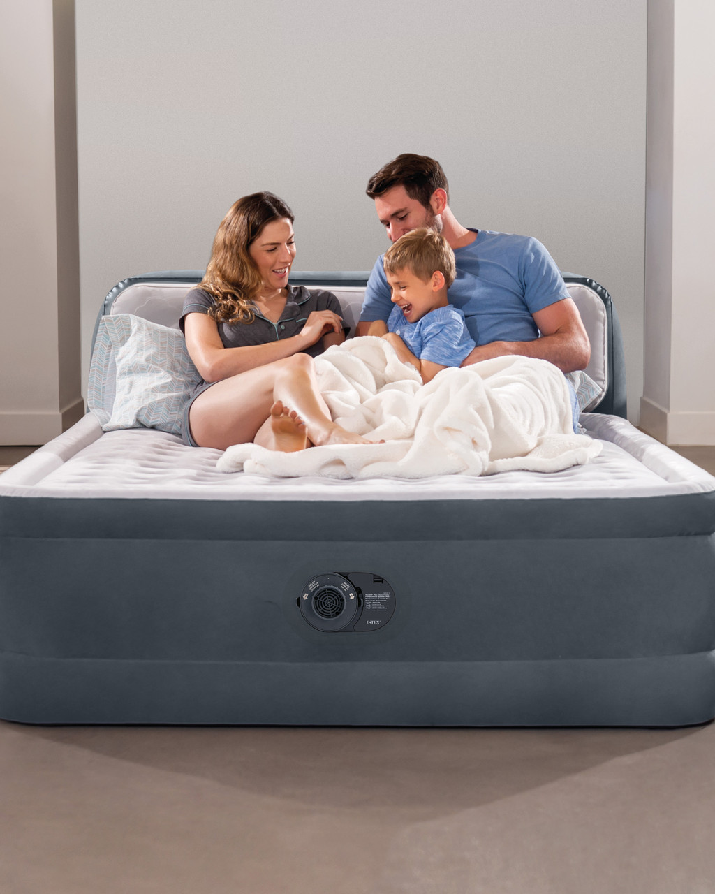 INTEX Dura-Beam® Deluxe Ultra Plush Headboard Air Mattress 18