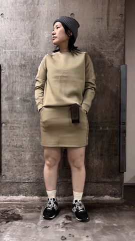 WOMEN'S WARM LOGO LINE CREWNECK（ウィメンズ ウォーム ロゴライン