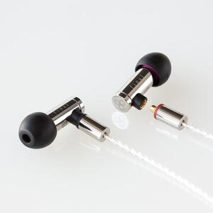 高音質有線イヤホン final E5000 MMCX シルバーコートケーブル付属