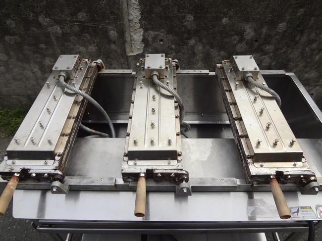 中古厨房機器 販売・買取の大阪厨房本舗/タニコー 3連式電気たい焼き器