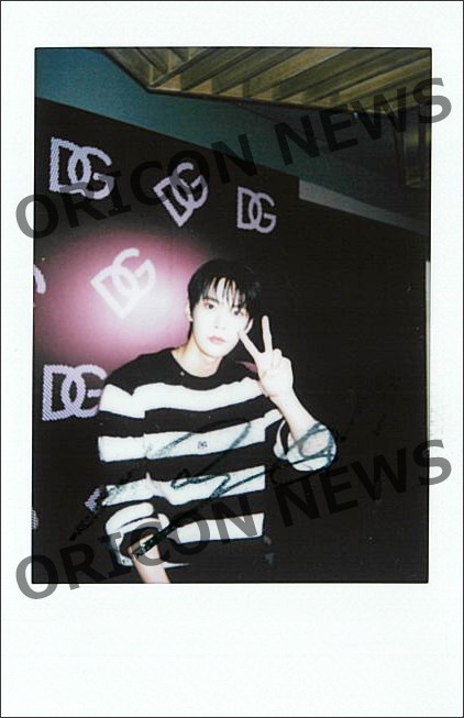NCT・ドヨンさん直筆サイン入りチェキ | オリコンニュース（ORICON NEWS）
