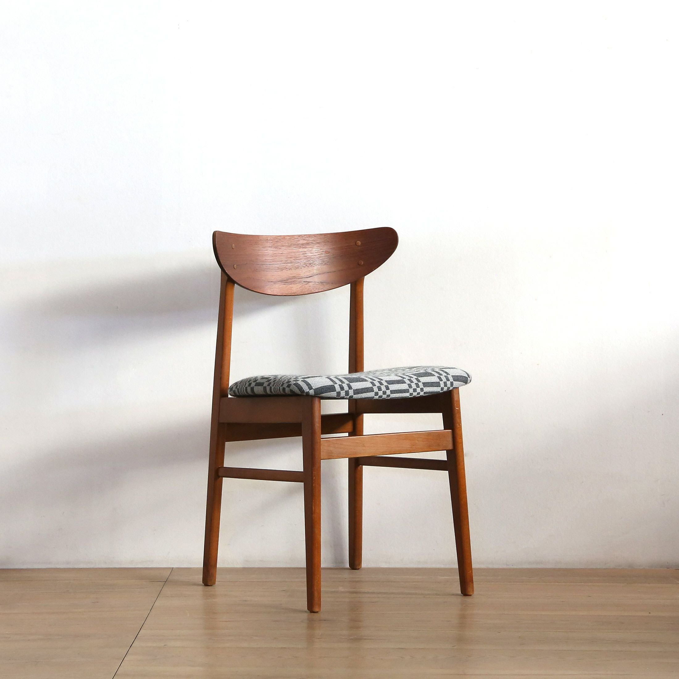 ダイニングチェア/JOHANNA GULLICHSEN（ヨハンナ・グリクセン