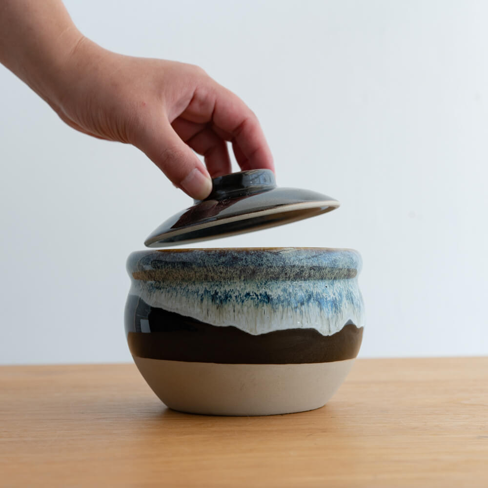 WEB限定】黒釉垂らし壺 -器市- | cocochi ｜ 家具と服と暮らしの店