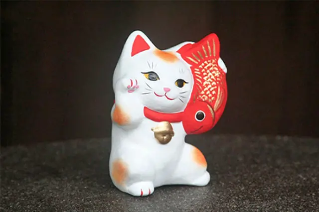 伝統工芸「長浜人形」の技法で作られた、キュートで縁起の良い「招き猫