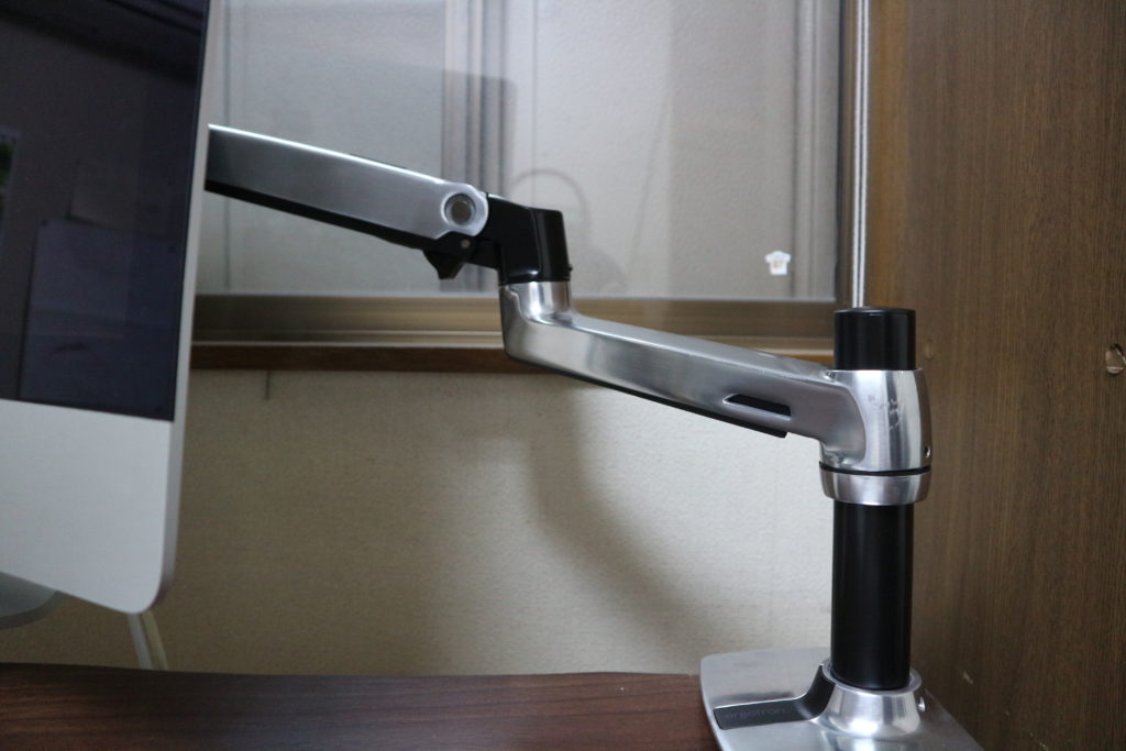 iMac（VESA非対応）にエルゴトロンのモニターアームを取り付ける