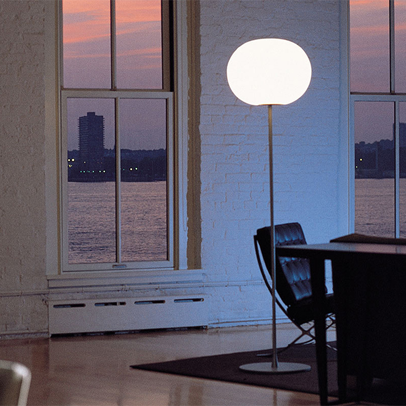 FLOS（フロス）GLO-BALL（グロボール）フロア2 ブラック｜Jasper