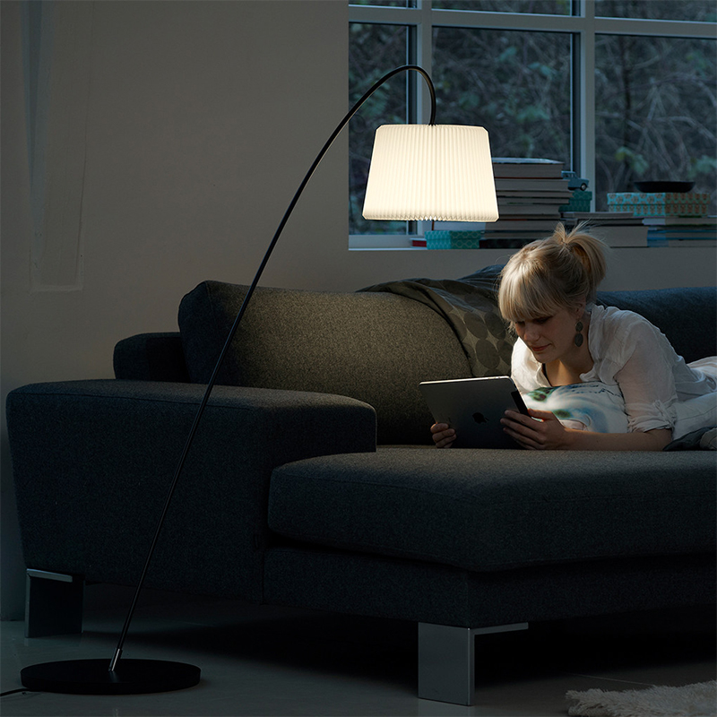 LE KLINT（レ クリント）SNOWDROP（スノードロップ）フロアランプ