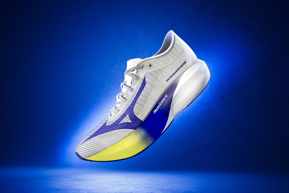 スピードレーシングシューズ「HYPERWARP」発売｜ミズノ株式会社