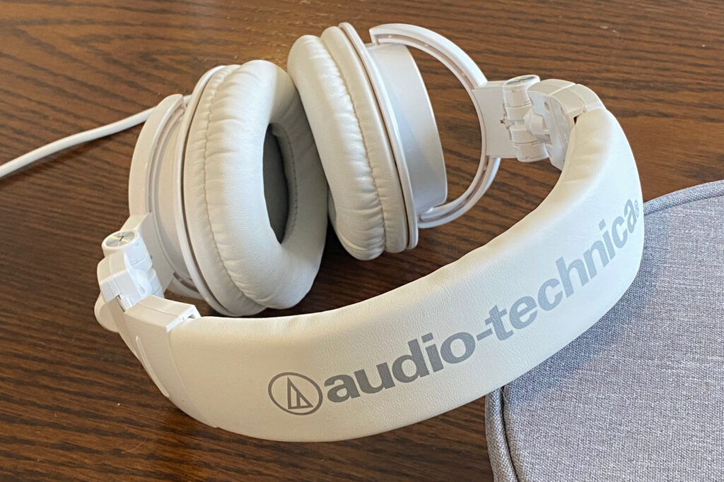 ATH-M50xレビュー・定位に優れクラシック音楽を楽しめるヘッドホン