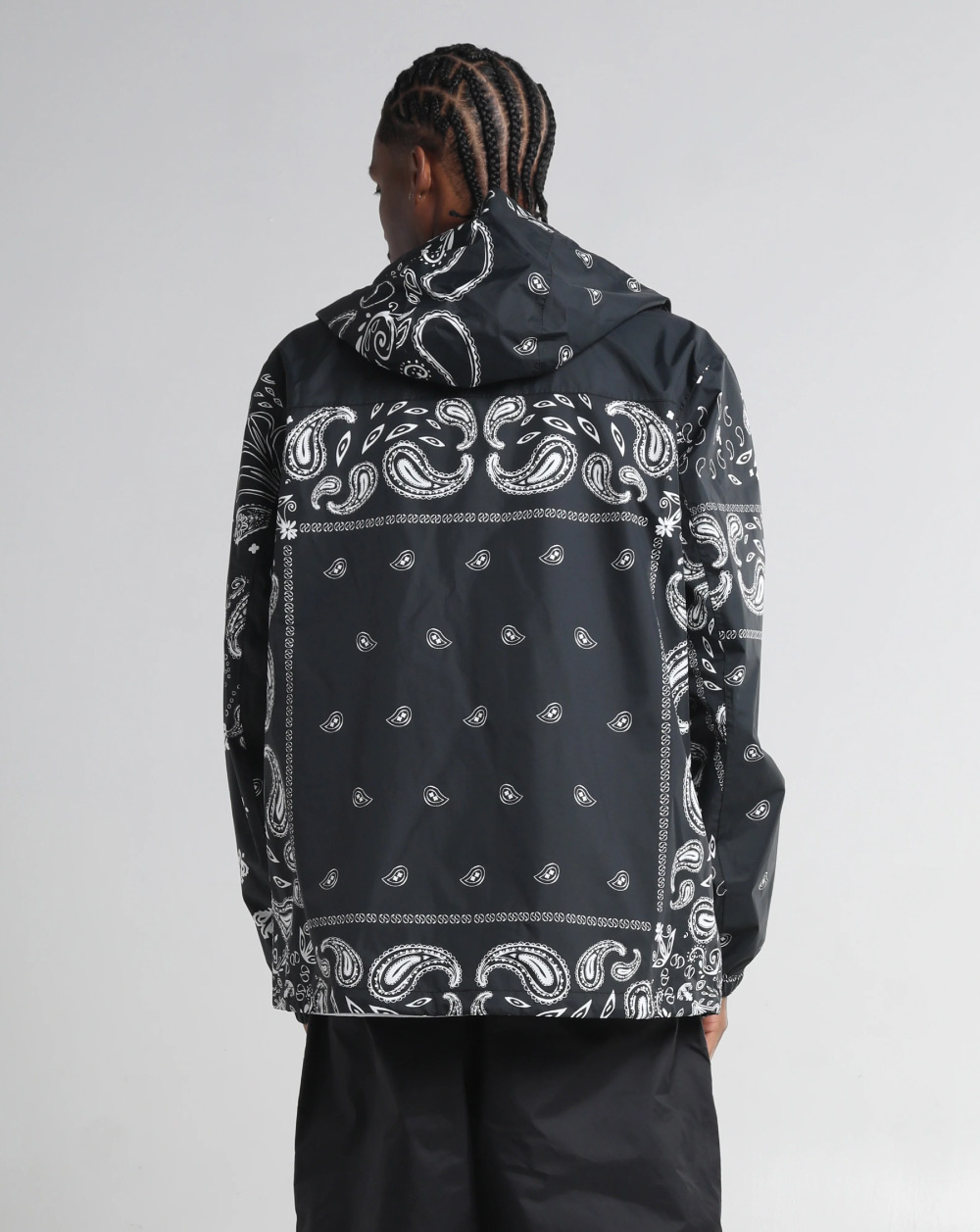 機能性を備えたペイズリージャケット！！