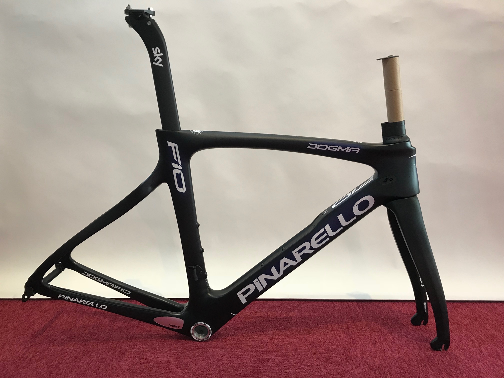 ピナレロ｜DOGMA F10フレームセット ”Team SKY 2019″入荷しました