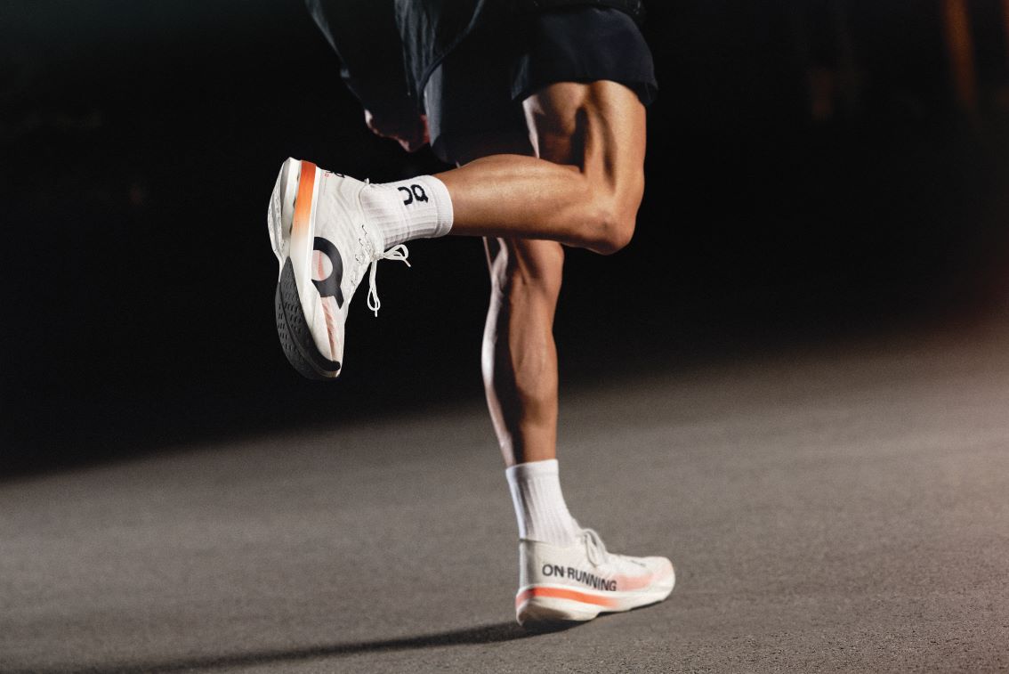 On（オン）】厚底レーシングシューズ『Cloudboom Strike』新カラー登場