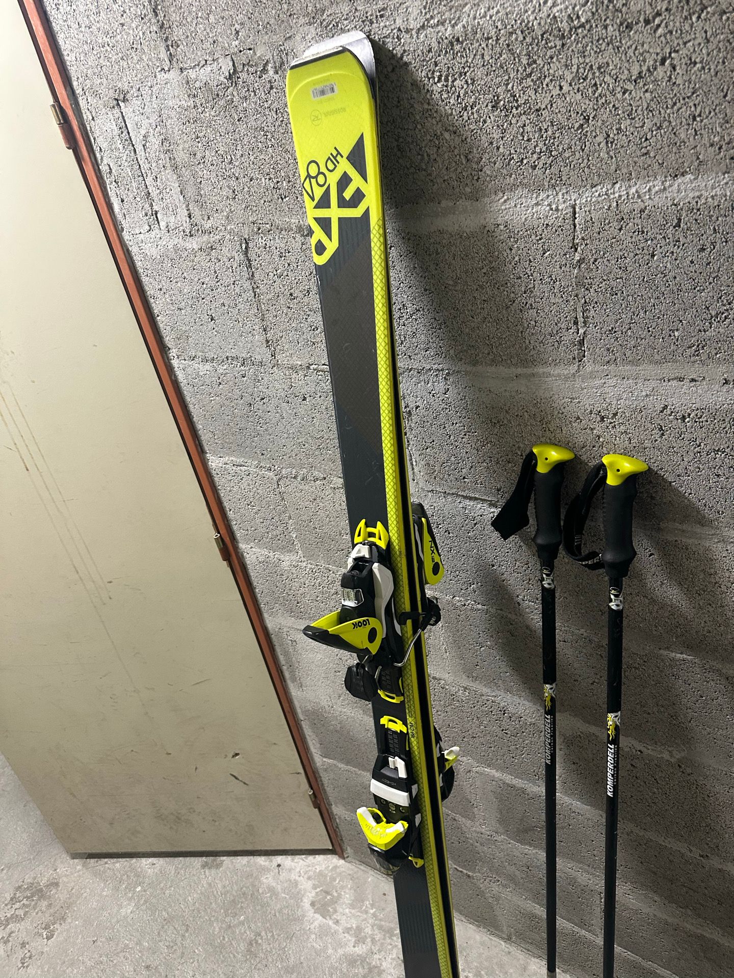 2022 Rossignol Experience 84 HD Skis with Komperdell Poles