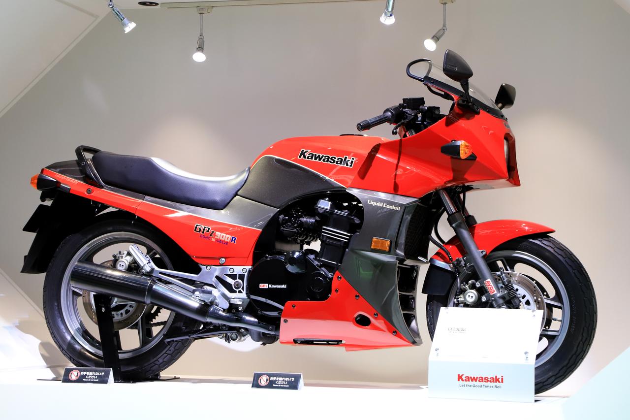 Ninja40周年記念のZXシリーズが続々登場｜ZXRカラーのアニバーサリー