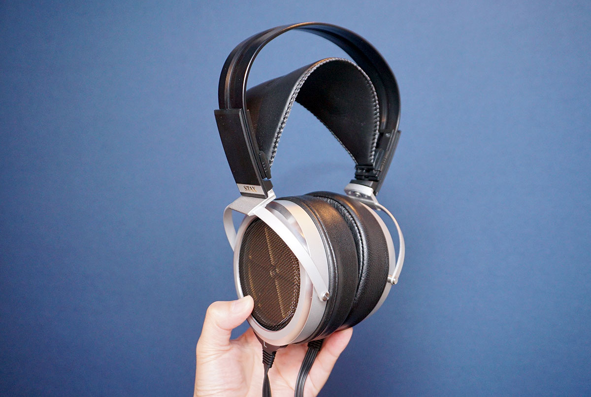 一度聴いたら虜になる！ STAXの静電型ヘッドホン「SR-009S」は、繊細で