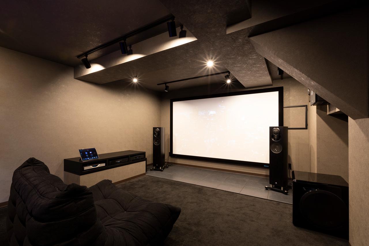 隠れ家シアターで過ごす、かけがえのない“自分時間”好きな映画と