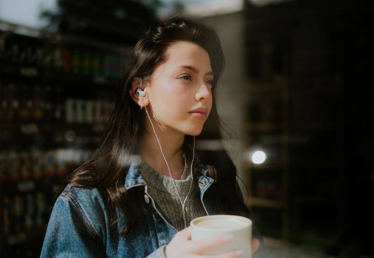 Meze Audioの新たなダイナミック型インイヤーモニター「ALBA」が登場