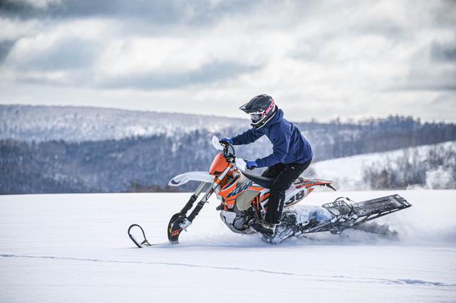 ルスツでスノーバイク、「どこへでも行ける」究極のフリーライド