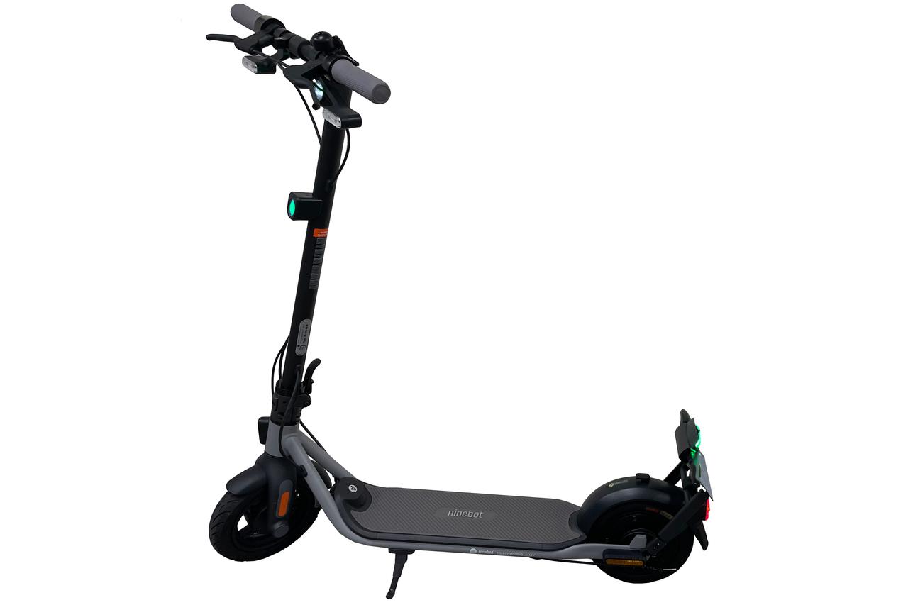 セグウェイが新型電動キックボード「D-AIR D-28J2」を発売開始。特定