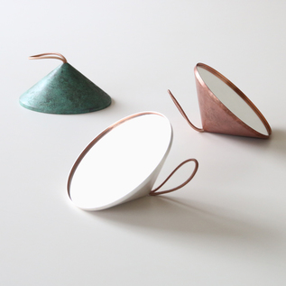 mirror（鏡）／tone（トーン）｜愛着を持ってずっと使いたいモノを集め