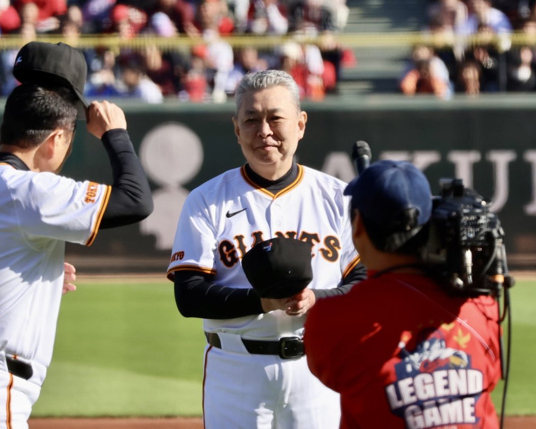 CARP LEGEND GAME 2025】挨拶をする75年リーグ優勝を決めた後楽園の