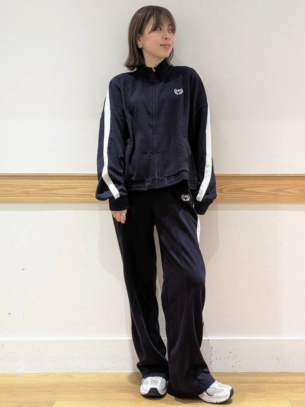 セットアップ】トラックジャケット&パンツのスタイリング | Gap公式