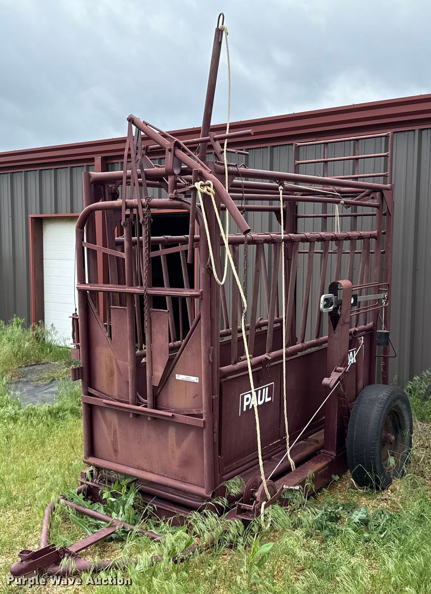 Paul livestock squeeze chute in Tuttle, OK | Item EJ8706 sold