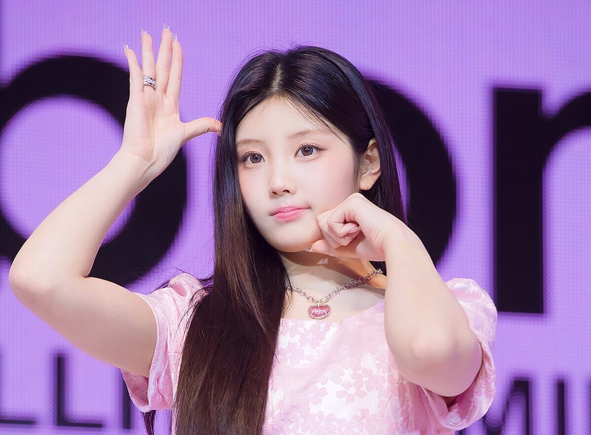 IVE ガウル、中国雑誌のカバーを飾る「限韓令」解除の妖精との呼び声も